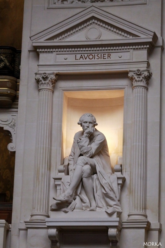 Grand amphithéâtre de la Sorbonne : statue de Lavoisier