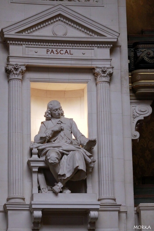 Grand amphithéâtre de la Sorbonne : statue de Pascal