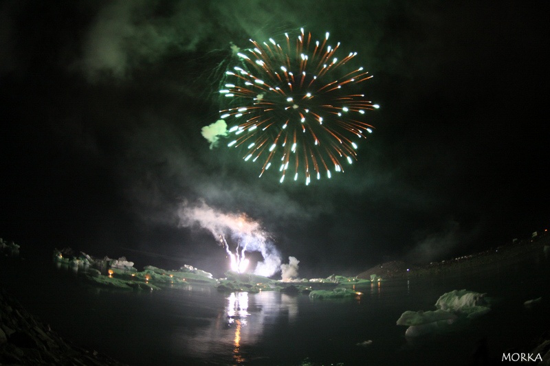 Feu d'artifice à Jökulsárlón, Islande (2011)