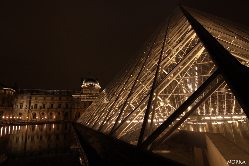 Paris, Le Louvre by night