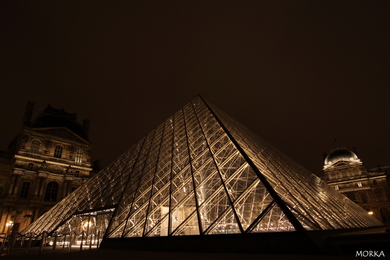 Paris, Le Louvre by night