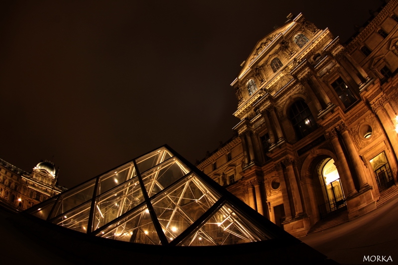 Paris, Le Louvre by night