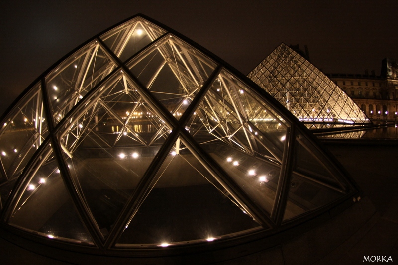 Paris, Le Louvre by night