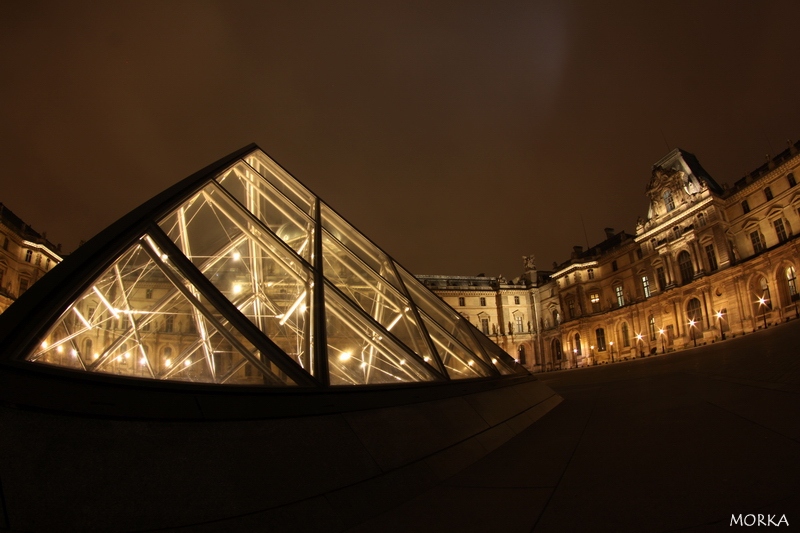 Paris, Le Louvre by night