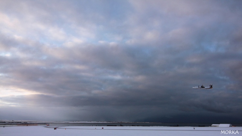 Avion décolant de l'aéroport de Reykjavík